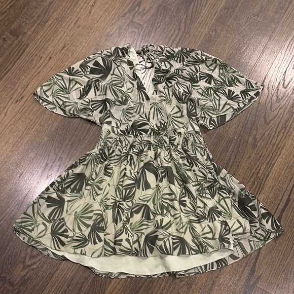 Green Leaf Print Dress by HALSTON ( size 4) - Picture 1 of 6